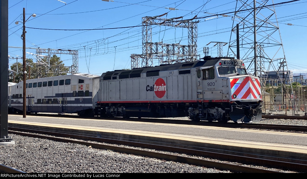 F40 Pushes A Northbound